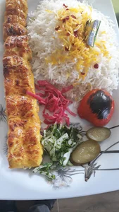 رستوران میزبان