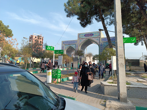 درب ورودی ضلع جنوبی امامزاده عبدالله گرگان