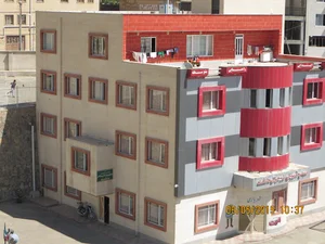 Daneshmand High School