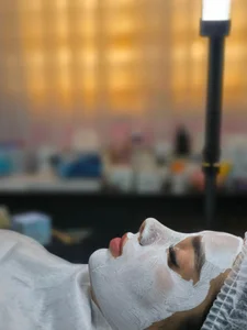 پاکسازی صورت و فشیال تکتم رئوف 3