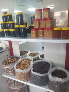 لبنیات سنتی شیر عسل
