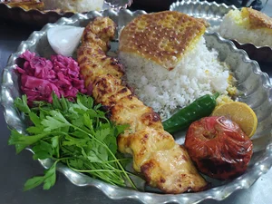 رستوران سنتی بی بی گل