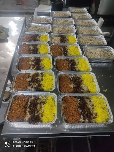 تهیه غذا حاج مصطفی