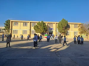 دبیرستان وکیلی