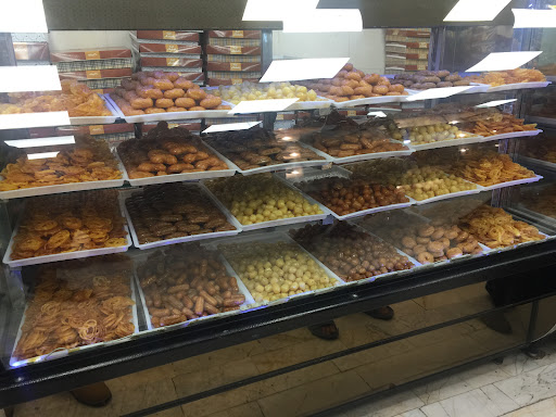 شیرینی سرای کاچیله