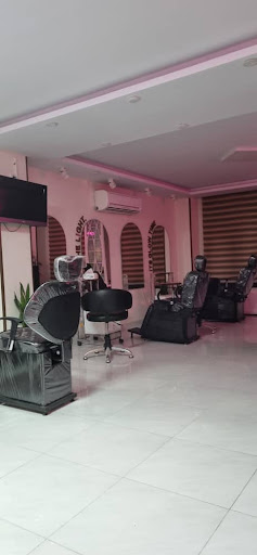 آموزشگاه و سالن زیبایی مریم محرابی