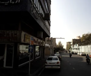نمایشگاه اتومبیل روشن روان