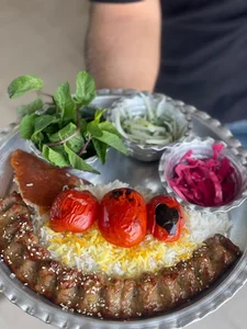 رستوران مادرمن(ایستگاه ۱۱ کوی بهار)