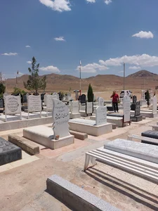 آرامستان و گلزار شهدای آبشور