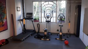 باشگاه ورزش بانوان اکسین تلفن: 22034585