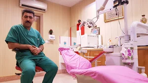 دکتر احمدی دندانپزشک