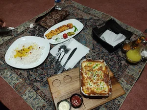 صنایع دستی و کتاب خانه کسرا