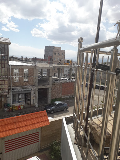 ساختمان 64 واحدی
