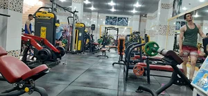 باشگاه بدنسازی بنیامین
