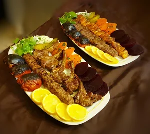 رستوران و تالار لاله