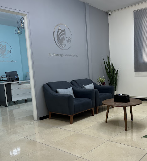 کلینیک زیبایی دکتر احمدی پور