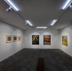 چوم گالری