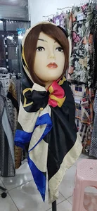 شال و روسری اطلس