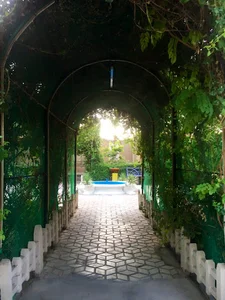 مقبره حاج ملا علی سمنانی ( حکیم الهی )