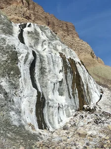 گنبد نمکی