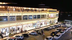 مرکز خرید سربداران دلوار