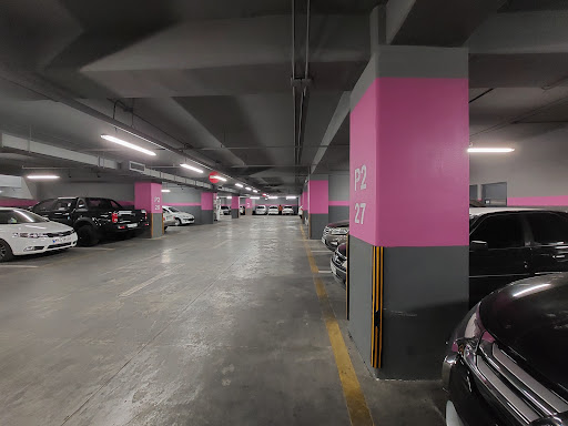 Shiraz Mall parking