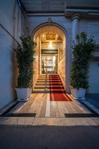 هتل پنجره فولاد ( Panjerehfoolad hotel )