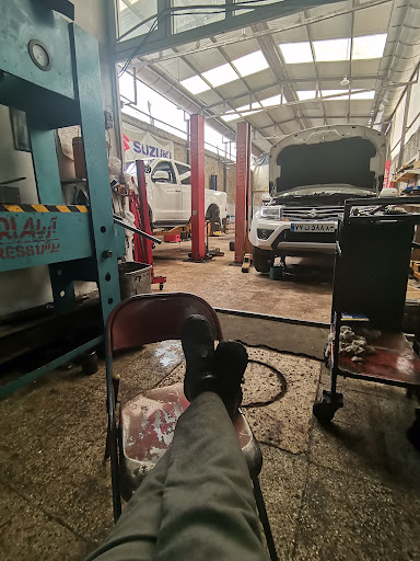 مکانیکی وآهنگری تخصصی خودرو های سواری