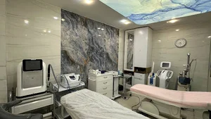 کلینیک تخصصی پوست و مو چهرزاد ( دکتر هدی مرحمتی )