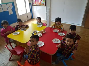 مهد و پیش دبستانی رسش