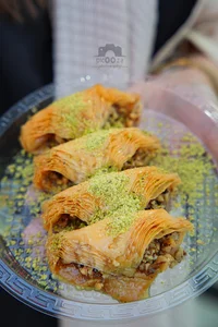 باقلوا کادایف تقی پور