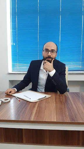 روانشناس و مشاور در مرکز خرید باران