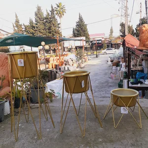 مرکز سفال چالوس، سفالینه، گلدان سفالی