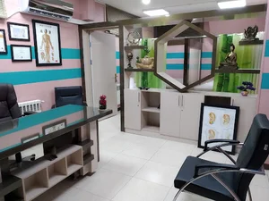 طب سوزنی ، مطب دکتر مرادی پور