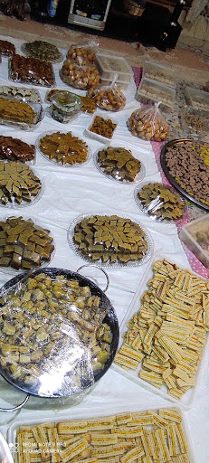 قنادی یکتا