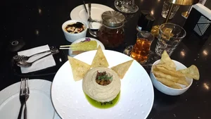 کافه رستوران روف سون نایتز