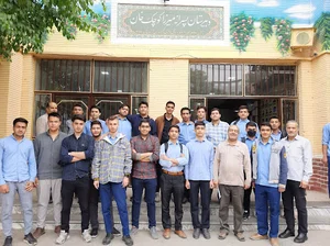 دبیرستان میرزا کوچک خان