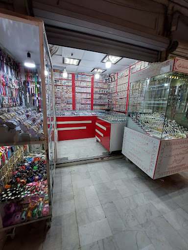 فروشگاه بزرگ ساعت مدرن