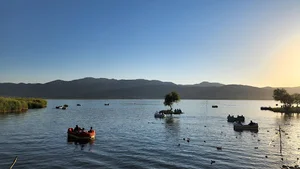 بوستان ساحلی زریبار