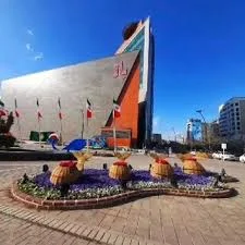 بلوار جانباز مشهد در منطقه دو شهر مشهد قرار داره. شهرت بلوار جانباز به خاطر  وجود مجتمع‌های تجاریه که در اون قرار گرفتند. مجتمع تجاری پروما، مجتمع‌های  تجاری کیان سنتر 1 و 2، , مجتمع مروارید نمونه‌هایی ...