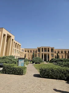دانشکده ادبیات و علوم انسانی