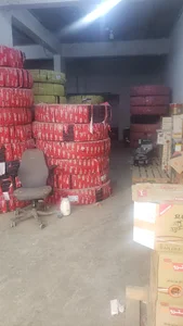 العارض للإطارات والزيوت
