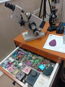 آزمایشگاه کانی و سنگ و انواع جواهرات 3