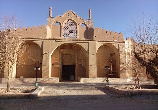 قلعه تاریخی احمد آباد مشیر