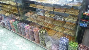 شیرینی تی شین