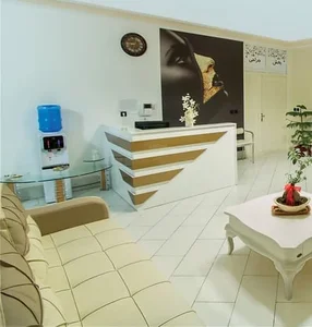 کلینیک تخصصی زیبایی پوست و مو حکیمان 3