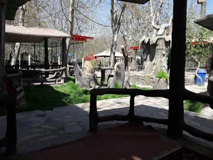 باغچه سنتی و رستوران شاندیز اسکو