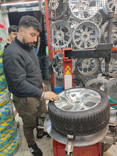 اسپورت تایر سالار( لاستیک فروشی )