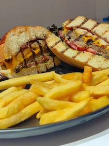 برگر شاپ تخصصی راتین | Ratin's specialty burger shop 2