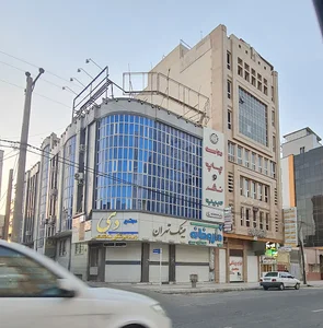 ساختمان دی